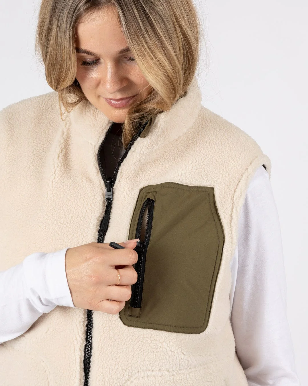 Astra Fleece - Womens Reversible Gilet - Green/Cream - Image 9