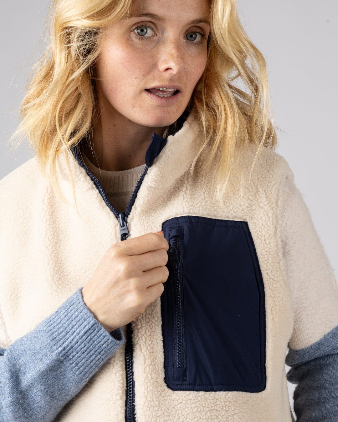 Astra Borg - Womens Reversible Gilet - Navy - Image 7