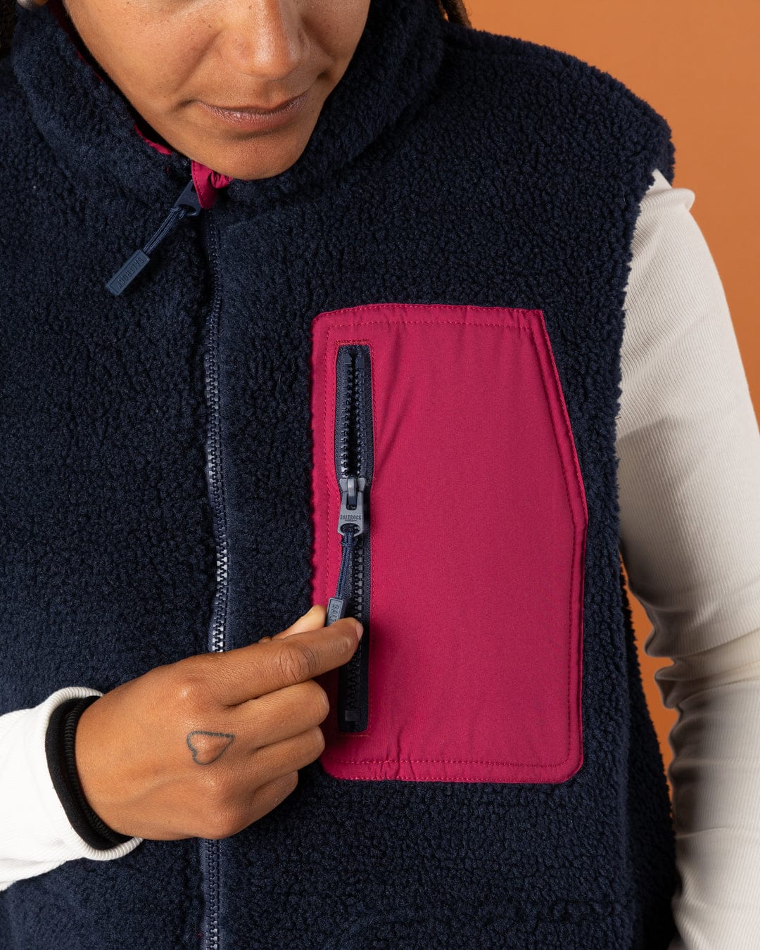 Astra Fleece - Womens Reversible Gilet - Blue/Pink - Image 14