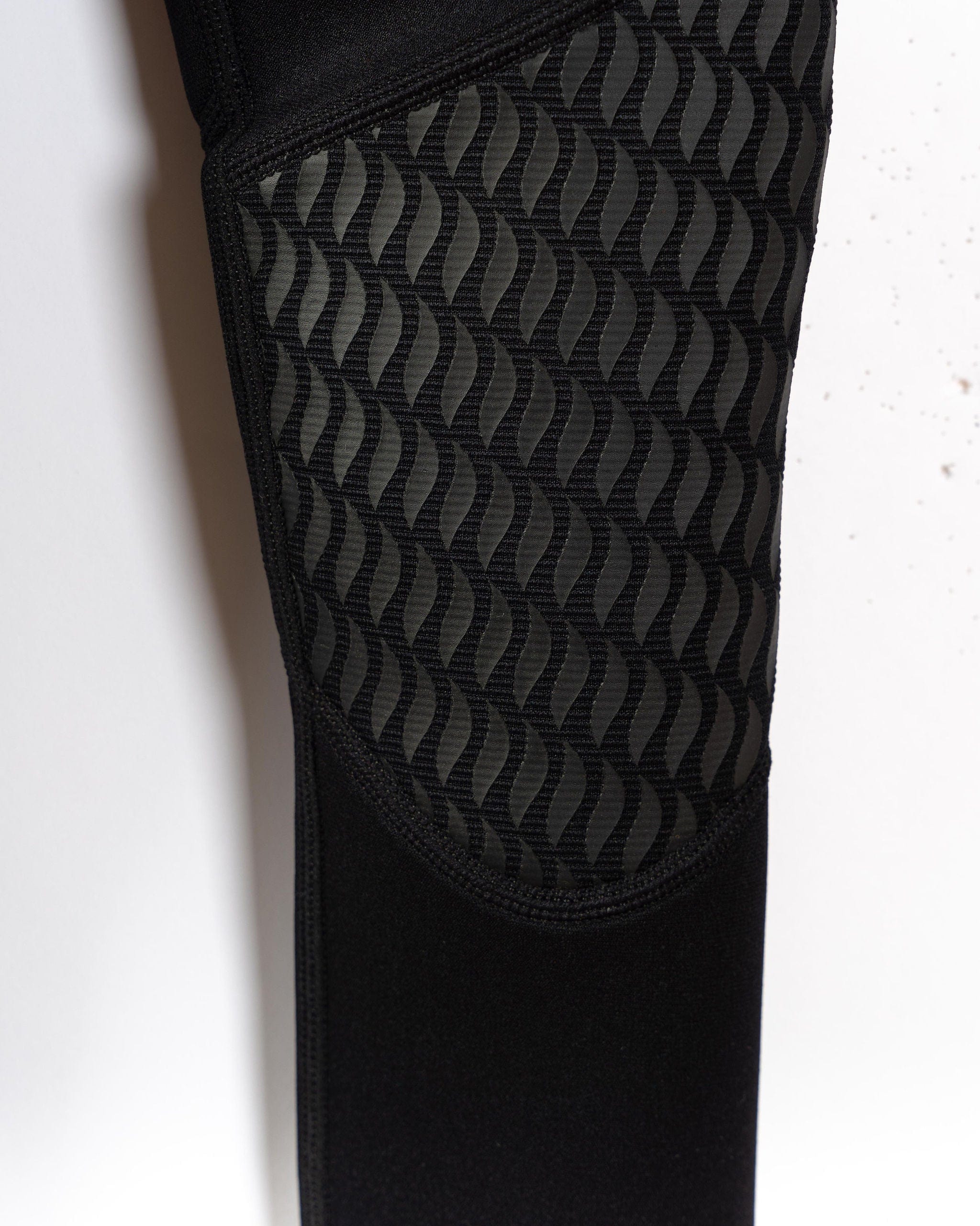 Core - Kids 3/2 Full Wetsuit - Black/Red - Image 13