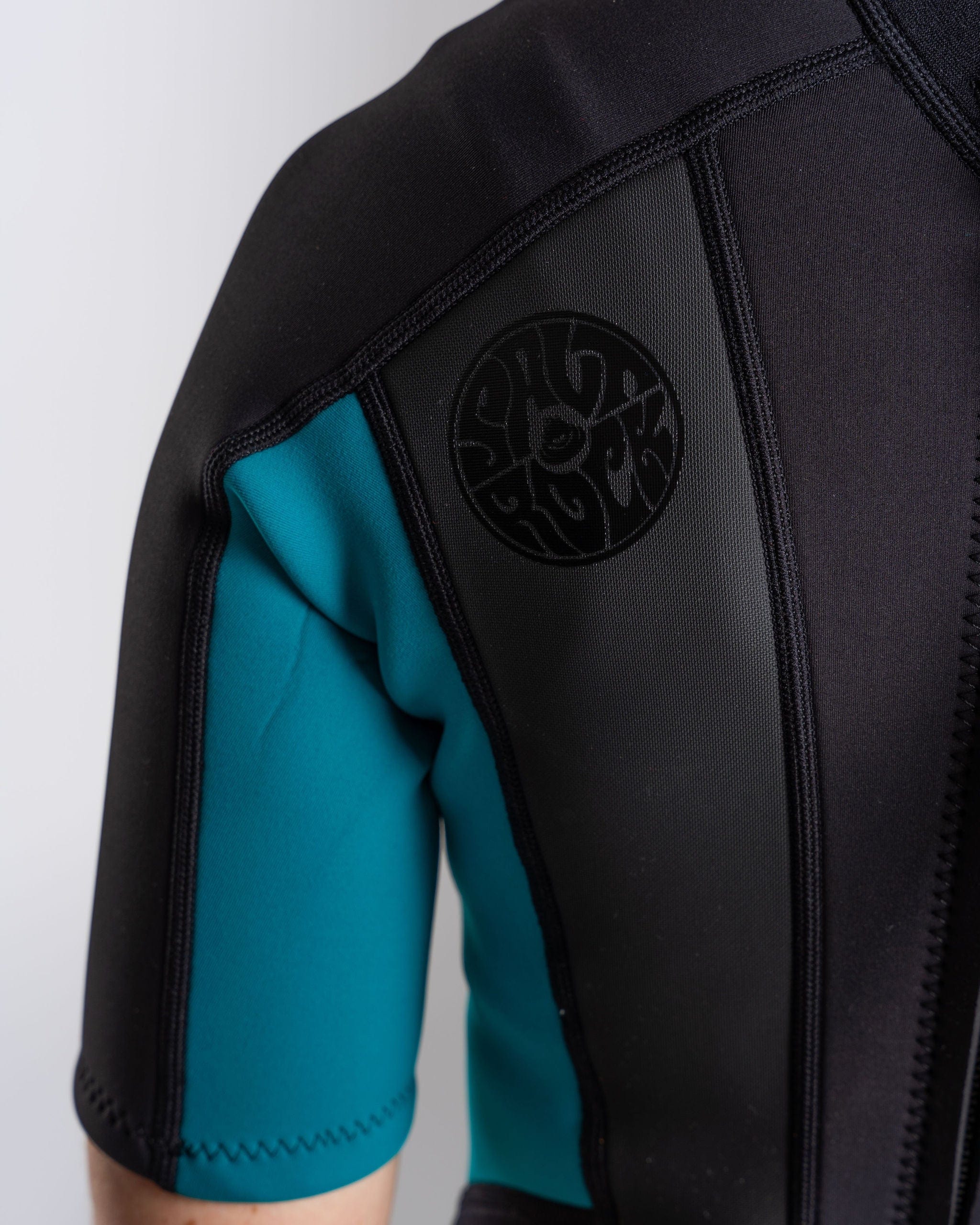 Core - Womens 3/2 Shortie Wetsuit - Black/Turquoise - Image 11