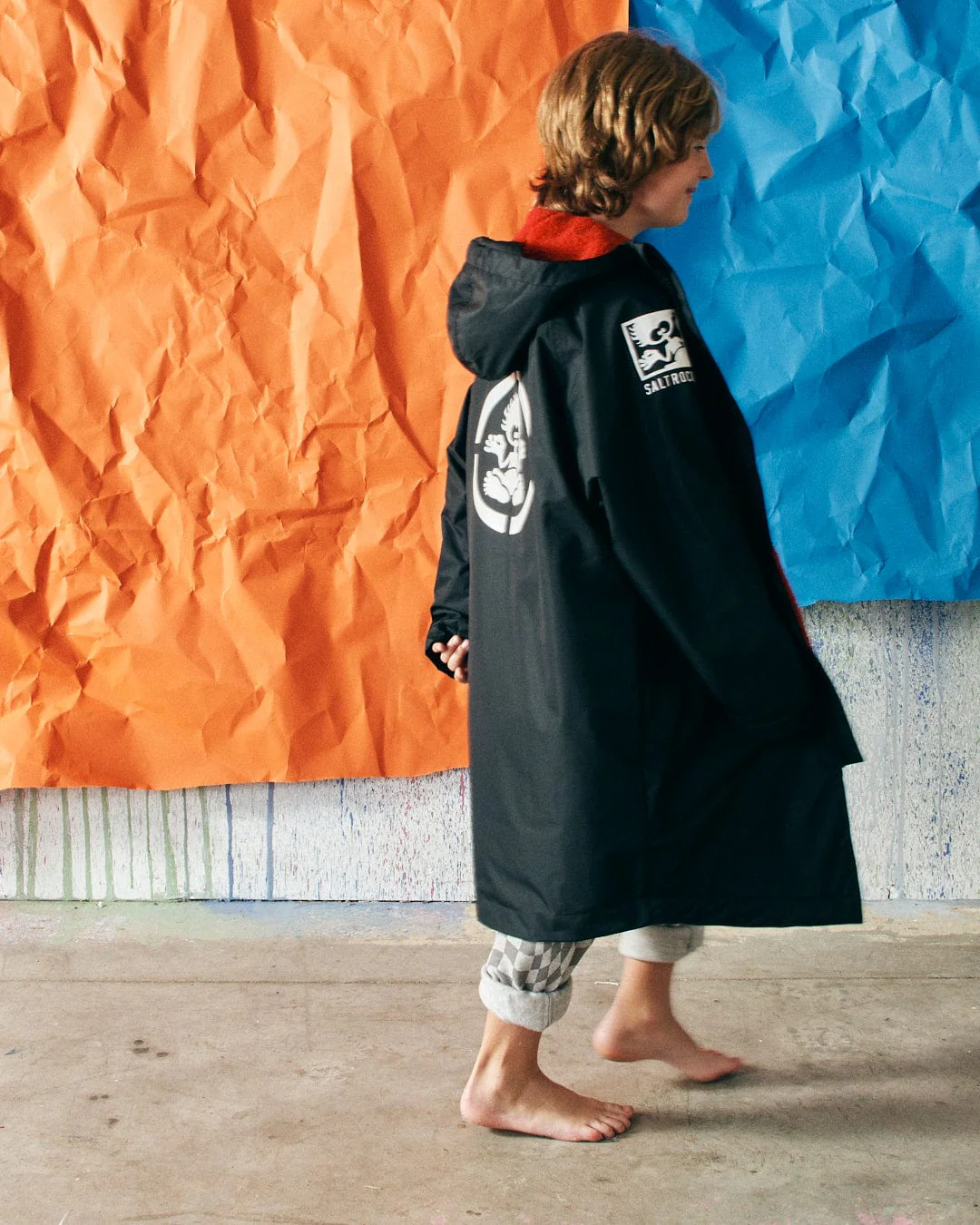Recycled Kids Changing Robe - Black/Red - Image 10