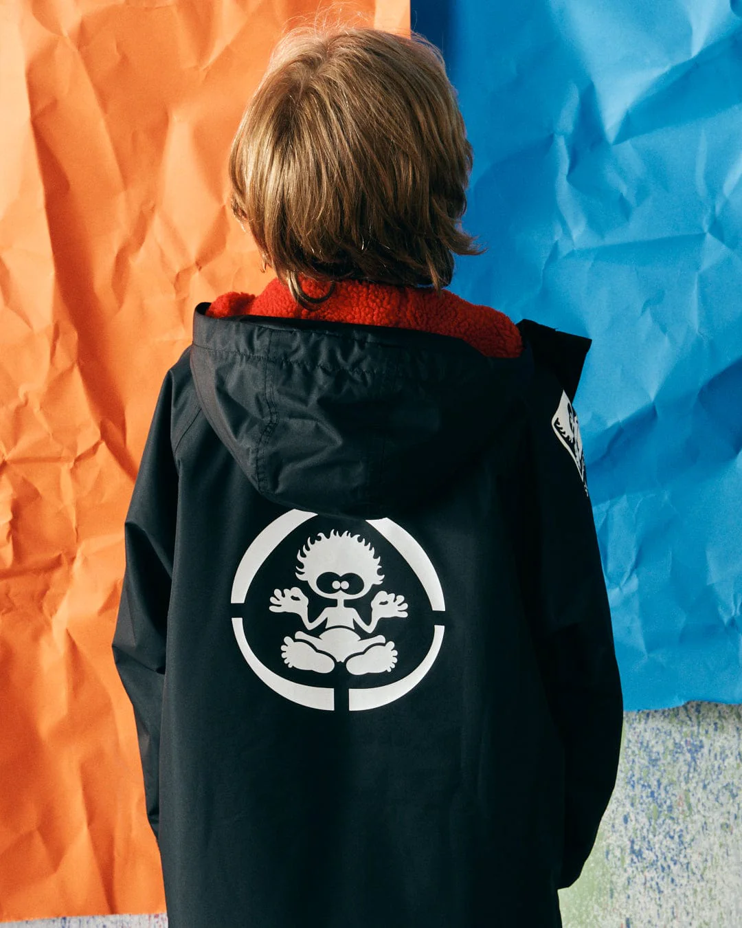 Recycled Kids Changing Robe - Black/Red - Image 8