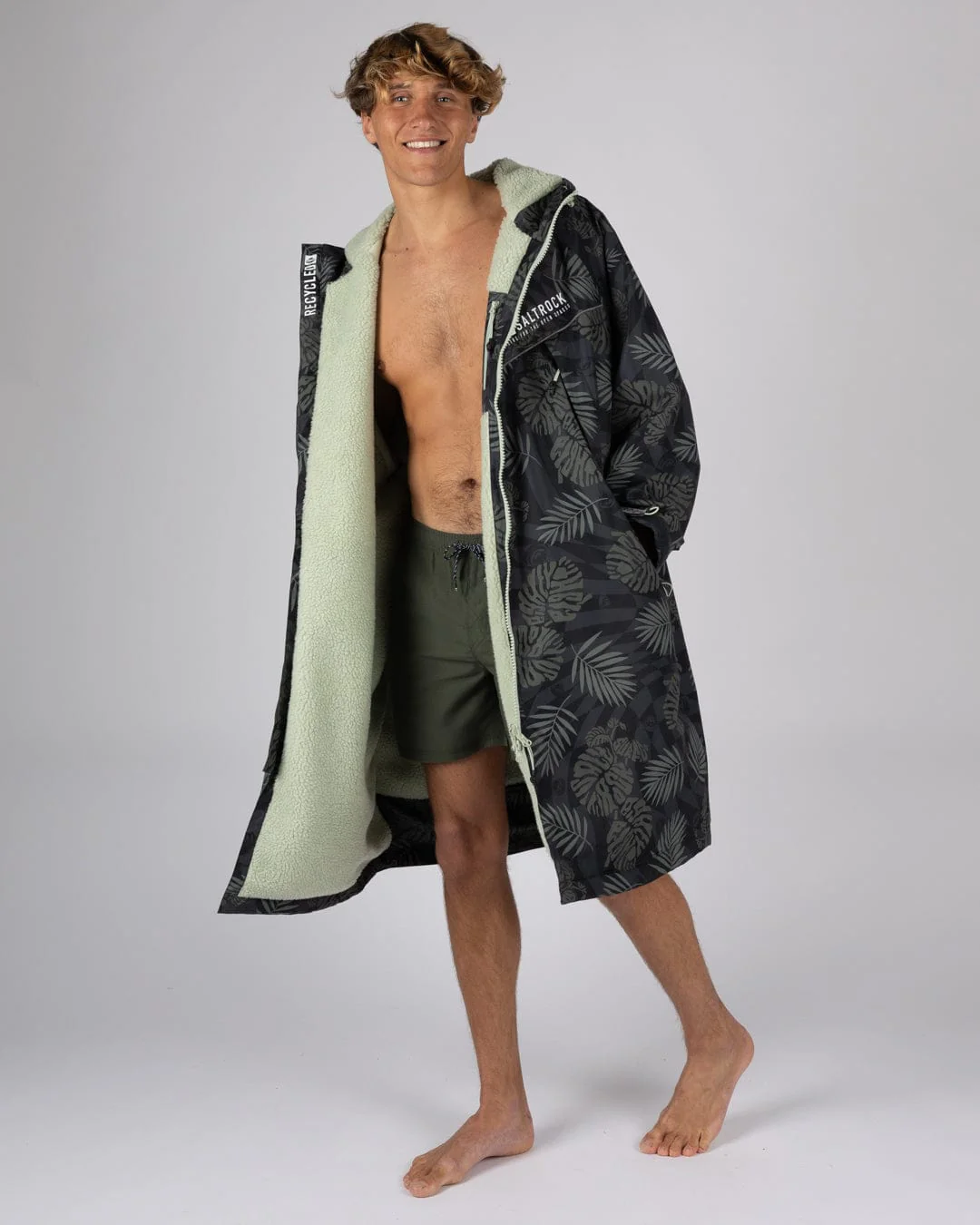 Warp Surf Changing Robe - Dark Grey - Image 10