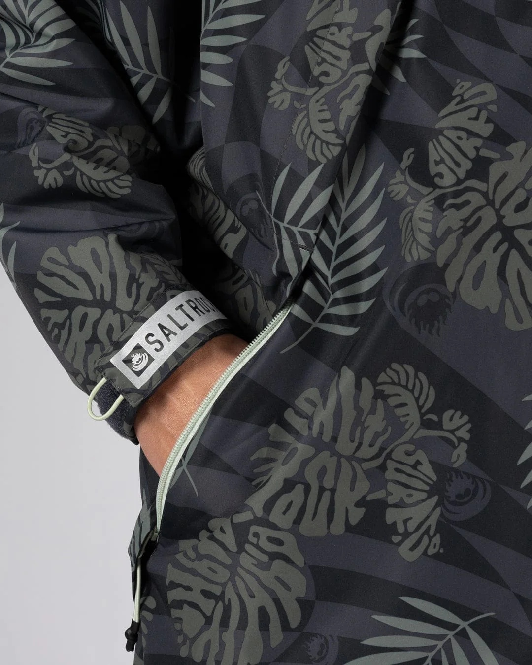 Warp Surf Changing Robe - Dark Grey - Image 18