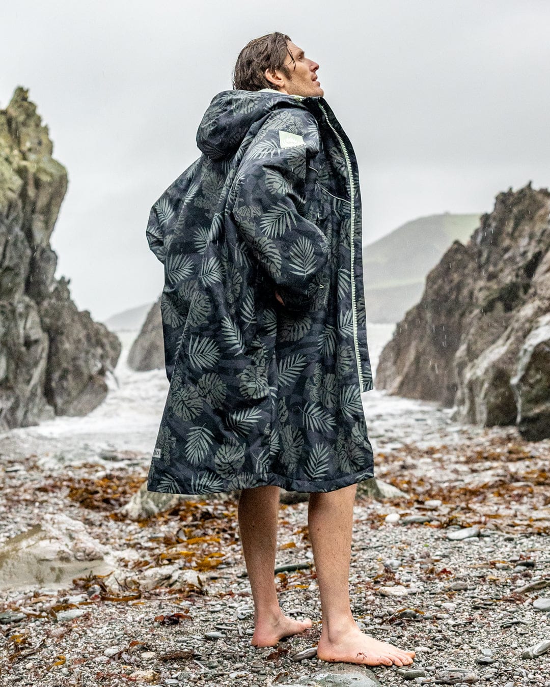 Warp Surf Changing Robe - Dark Grey - Image 4