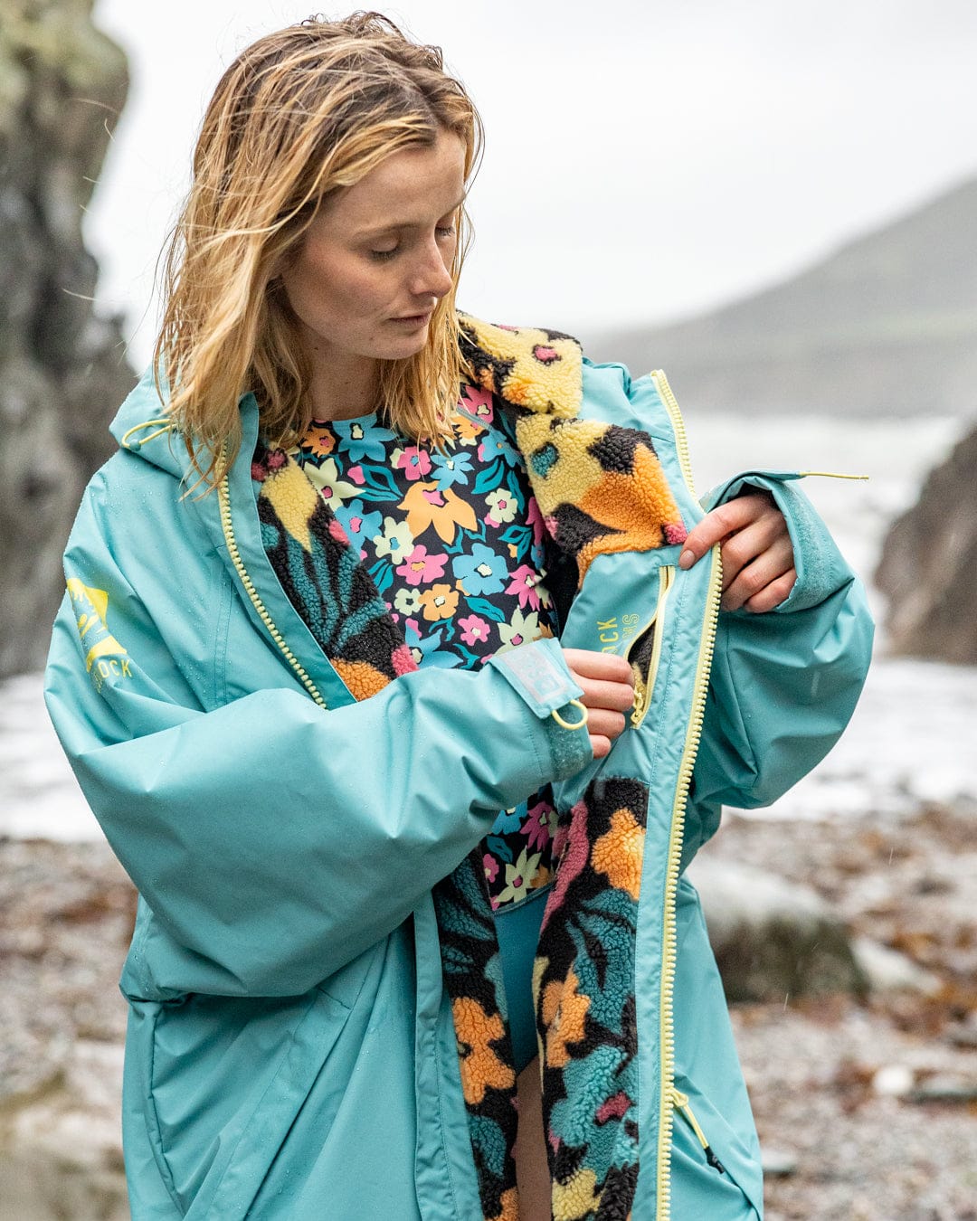 Holidaze Changing Robe - Blue - Image 5
