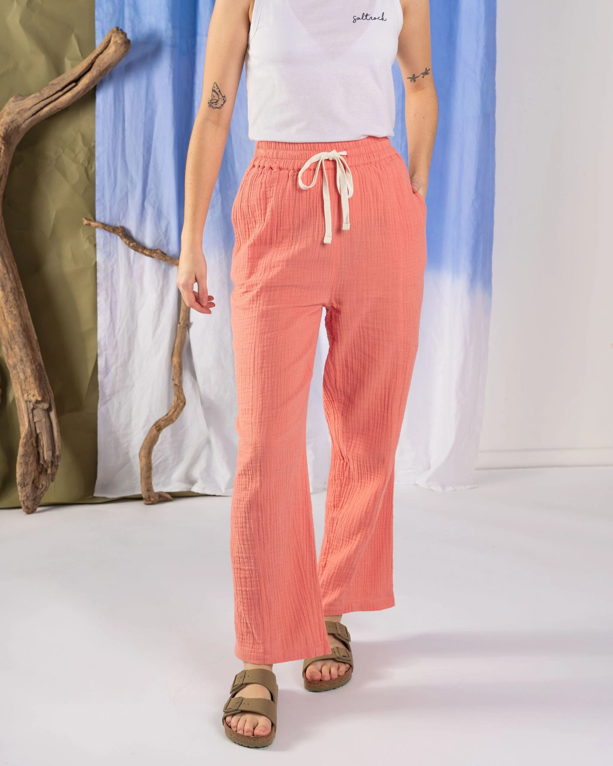 Reflect - Womens Wide Leg Crinkle Trousers - Coral - Image 4