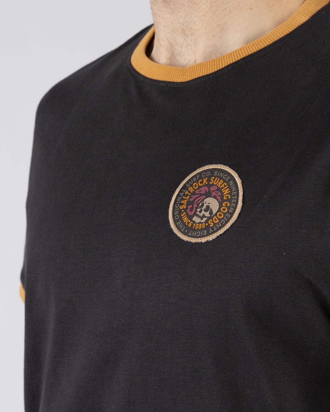 Trail Badge Ringer - Mens Short Sleeve - Dark Grey - Image 3