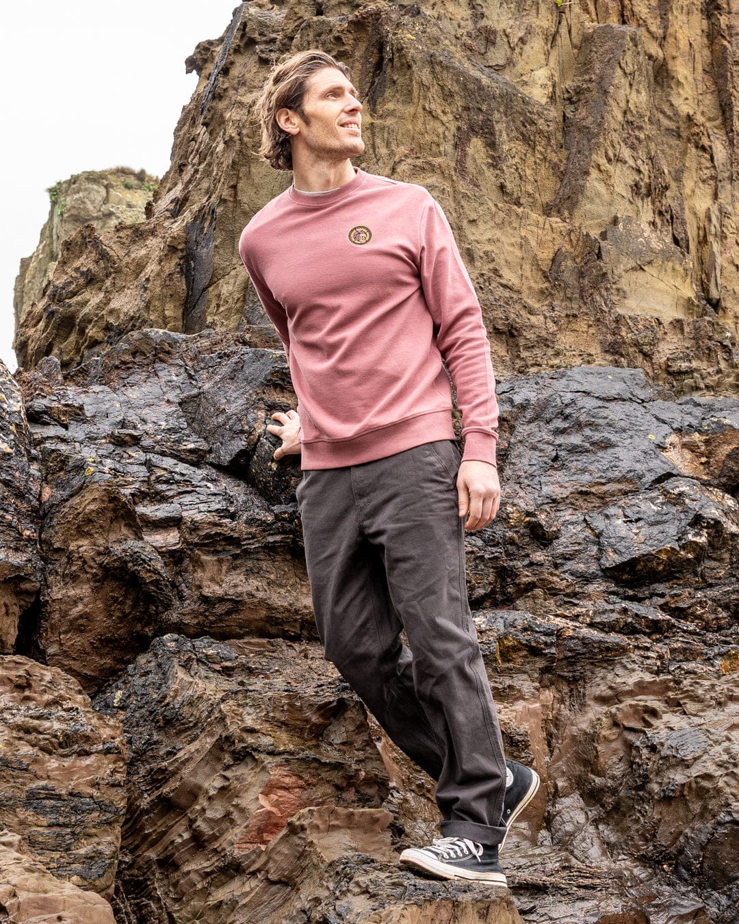Trail Badge  - Mens Sweatshirt - Dark Pink - Image 4